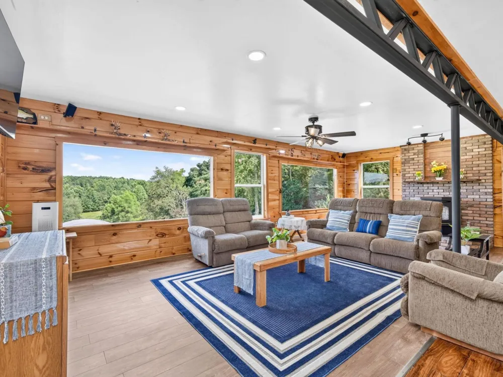 219 Zizka Dr Sparta, TN 38583