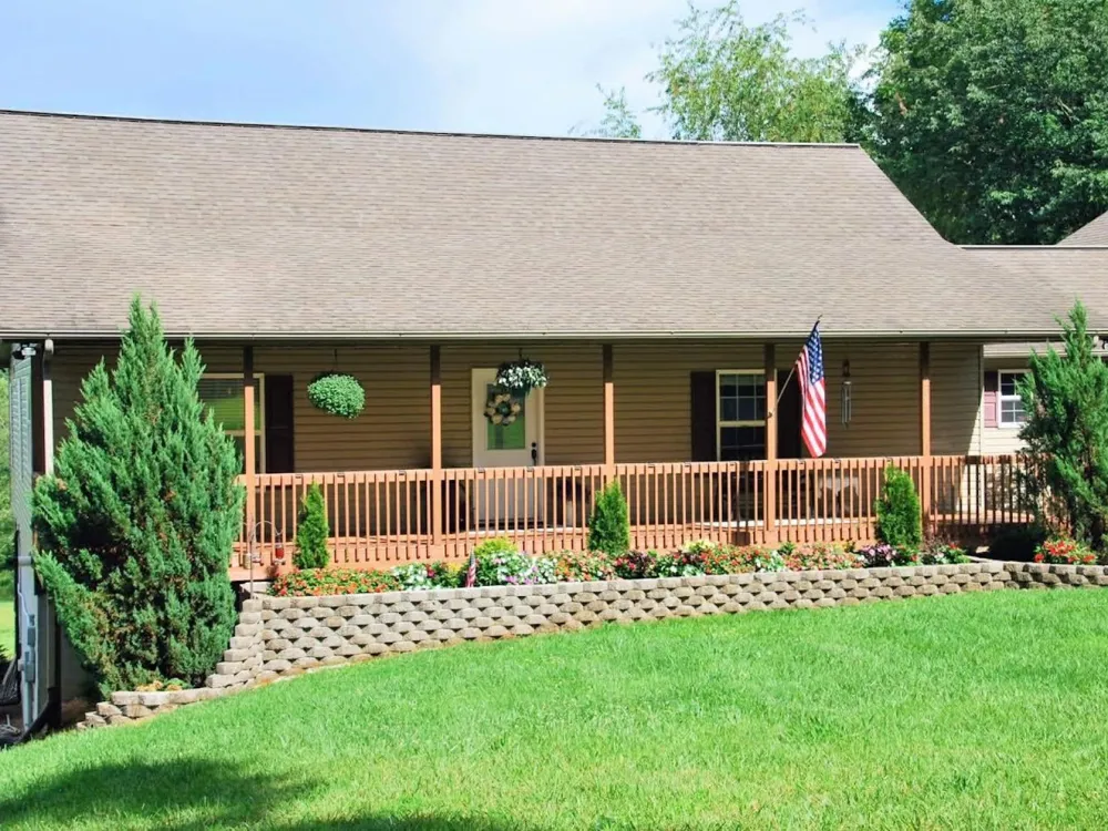 219 Zizka Dr Sparta, TN 38583