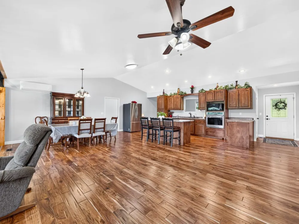 219 Zizka Dr Sparta, TN 38583