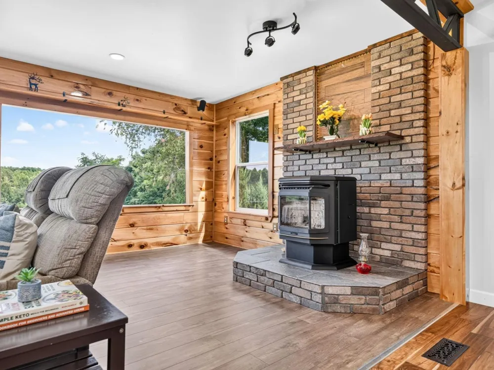 219 Zizka Dr Sparta, TN 38583
