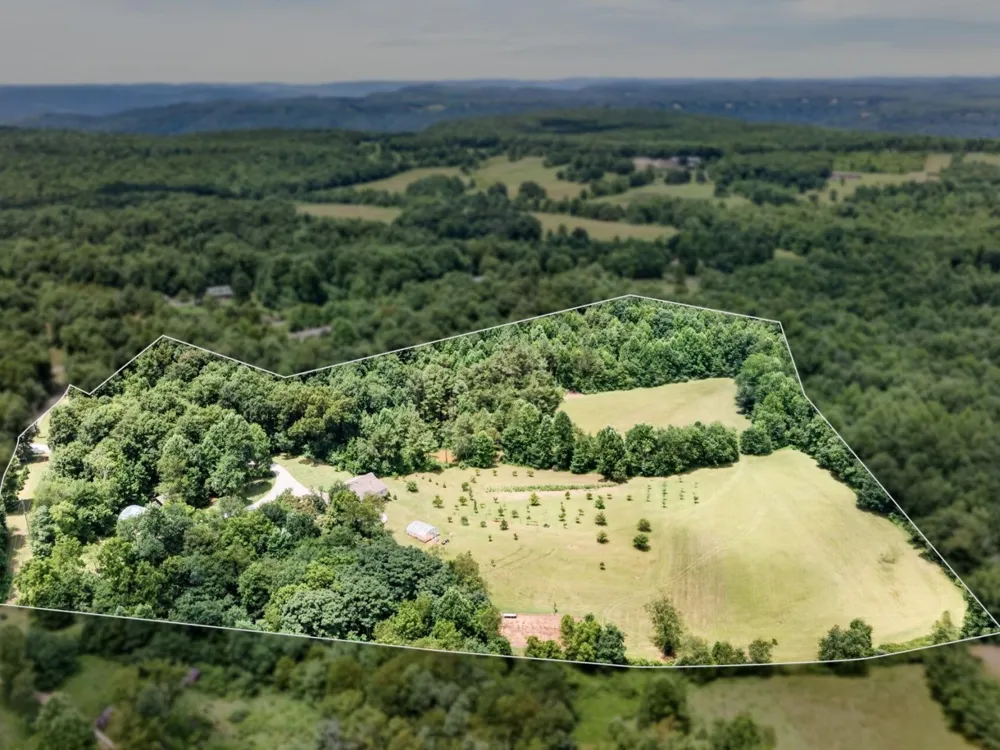 219 Zizka Dr Sparta, TN 38583