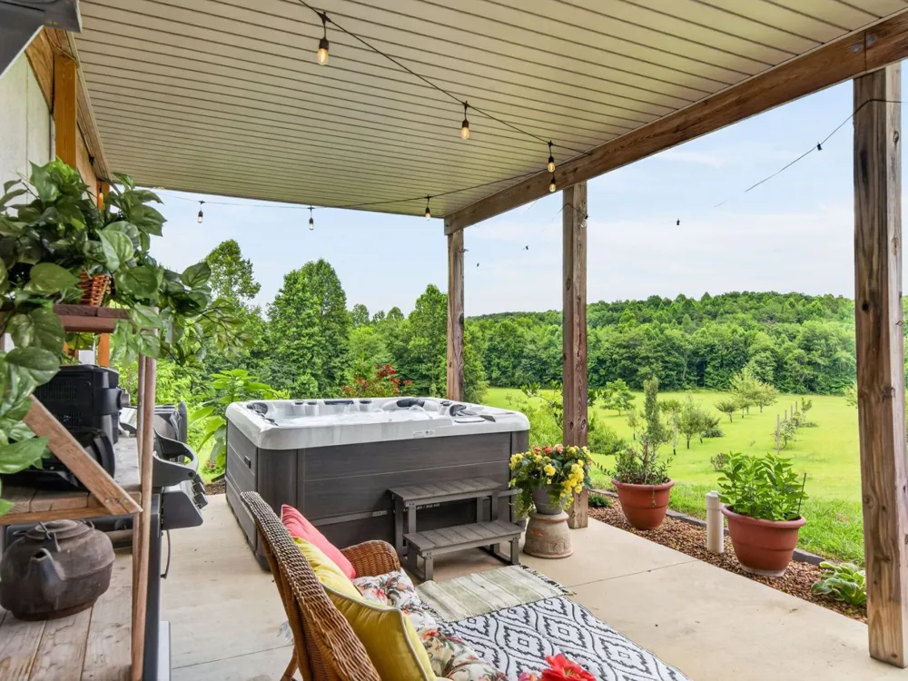 219 Zizka Dr Sparta, TN 38583