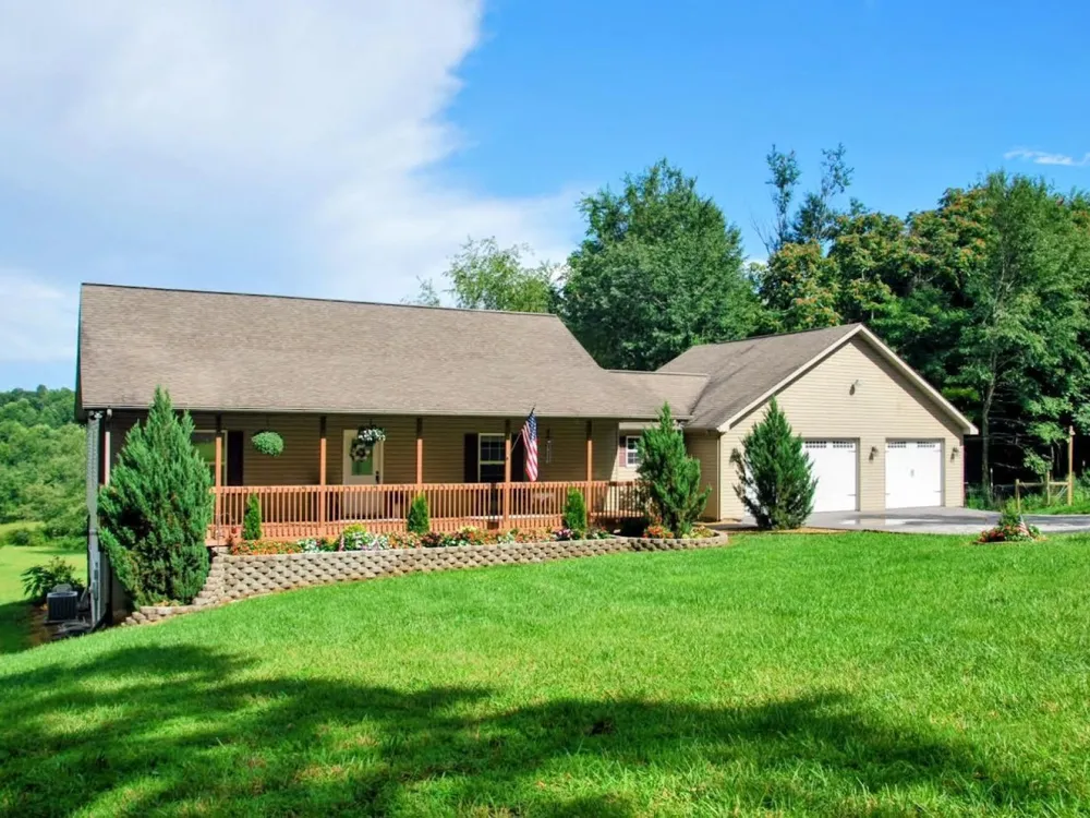219 Zizka Dr Sparta, TN 38583