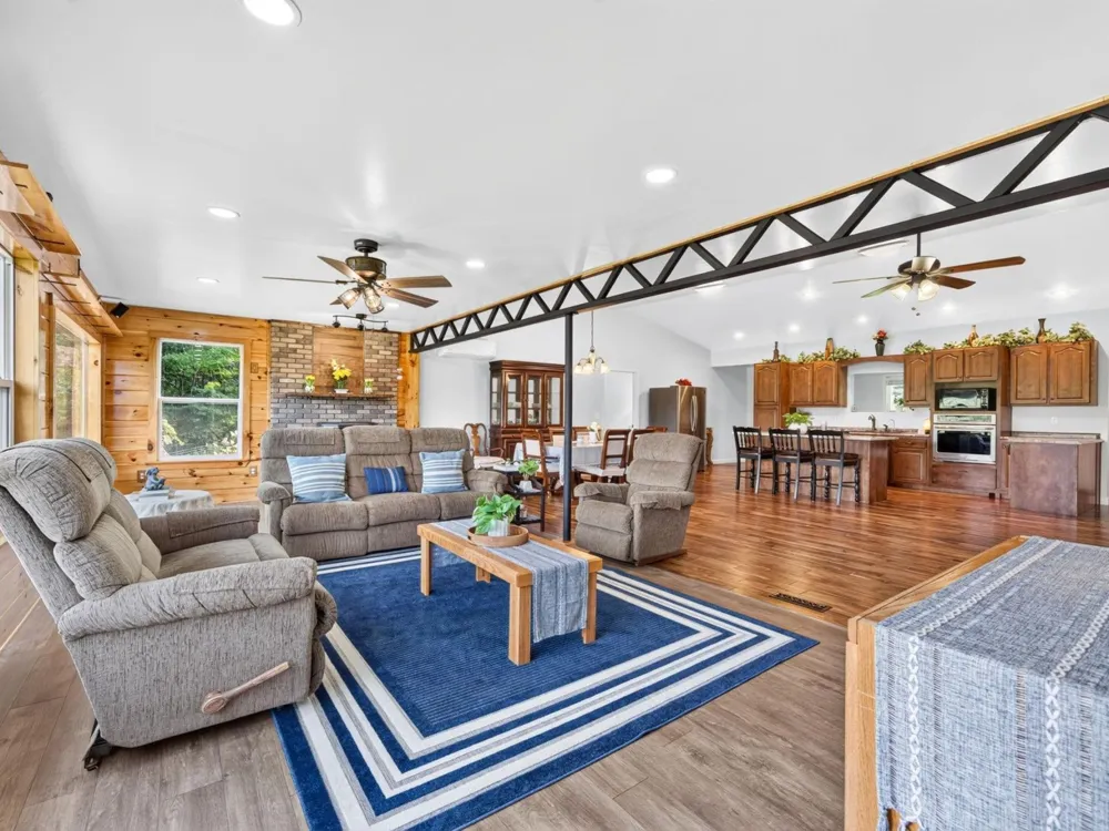 219 Zizka Dr Sparta, TN 38583