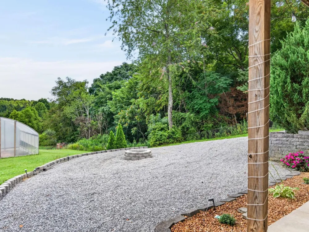 219 Zizka Dr Sparta, TN 38583