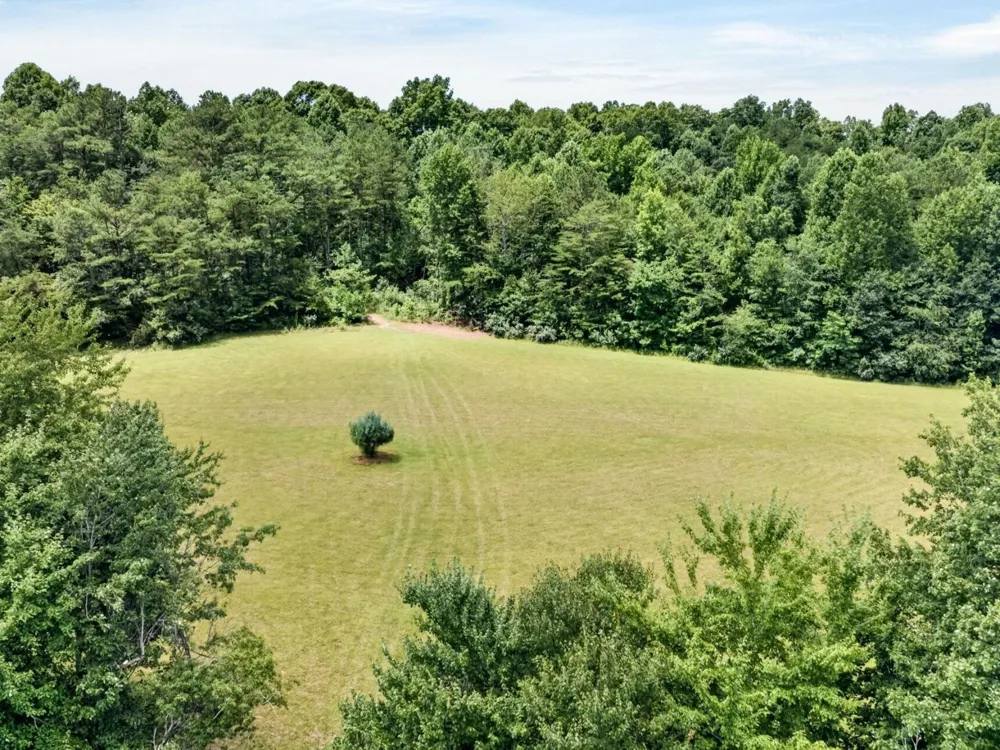 219 Zizka Dr Sparta, TN 38583
