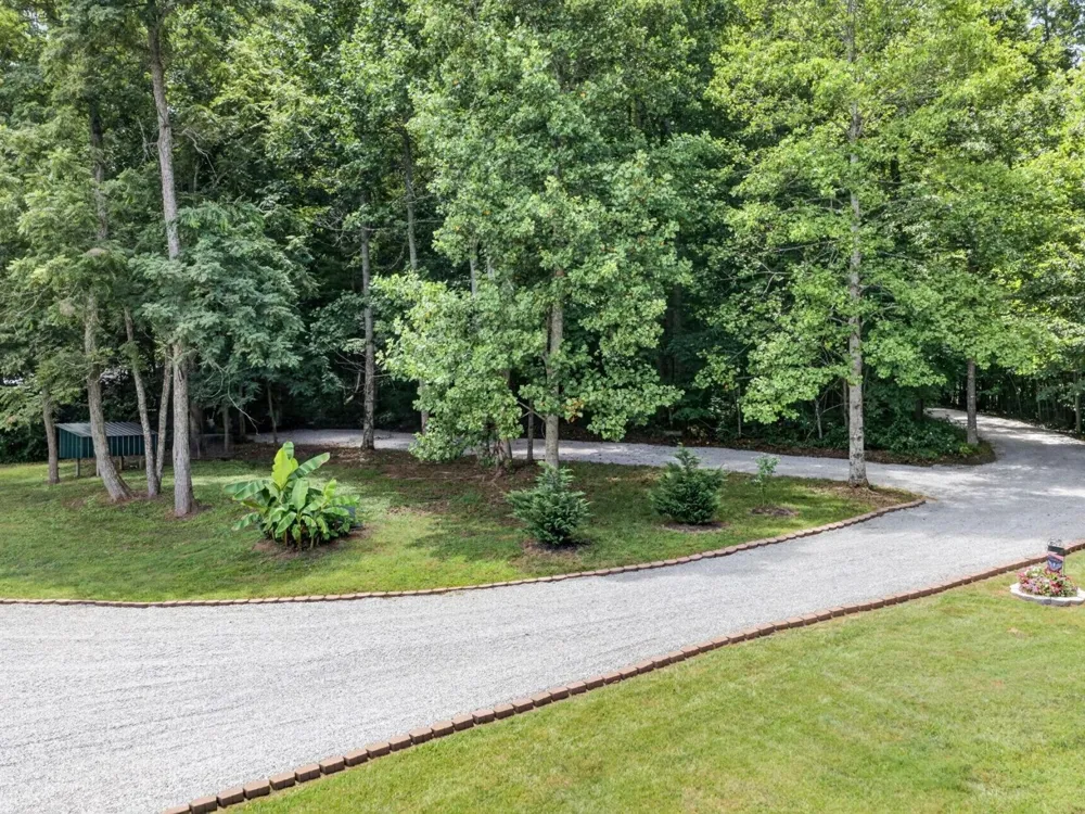 219 Zizka Dr Sparta, TN 38583