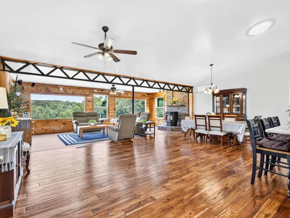 219 Zizka Dr Sparta, TN 38583