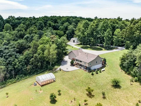 219 Zizka Dr