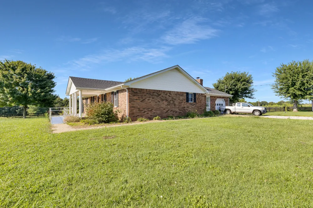 60 Lawson Ln Russellville, KY 42276