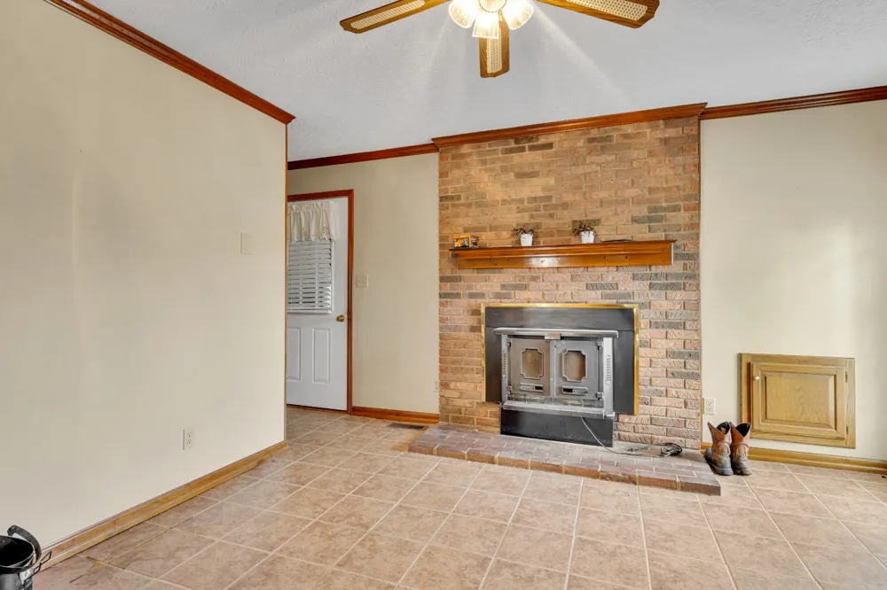 60 Lawson Ln Russellville, KY 42276