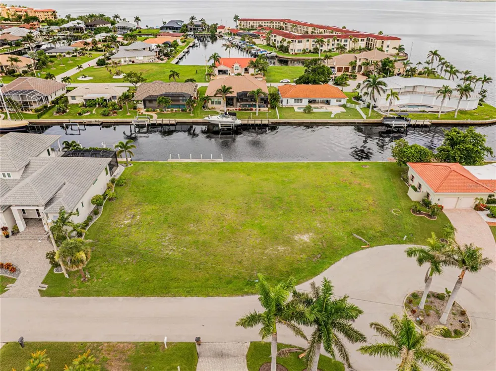 5 TROPICANA DRIVE Punta Gorda, FL 33950