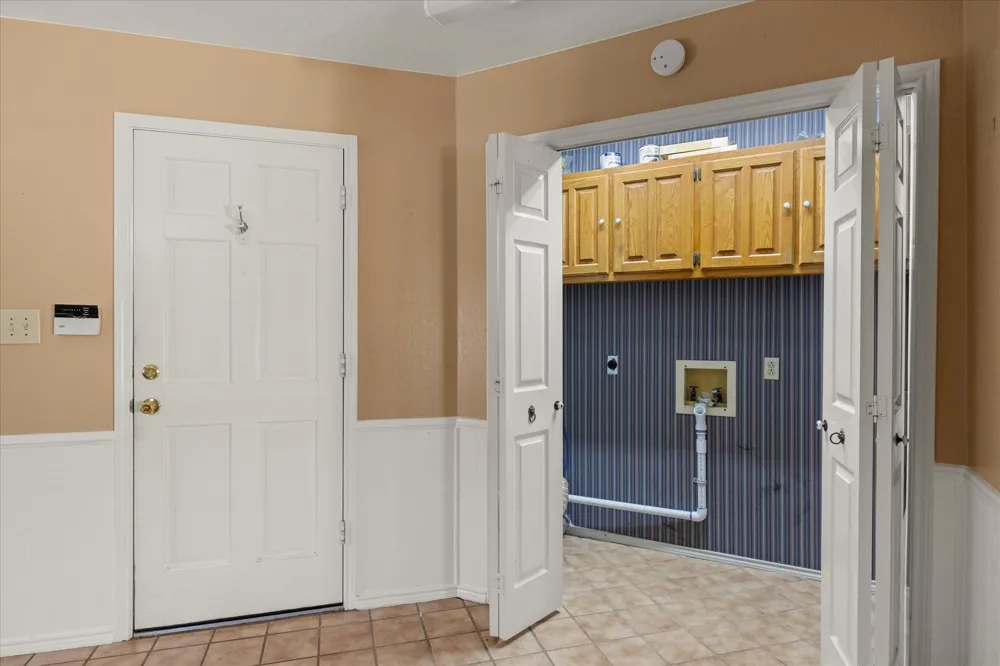 417 Sky Harbour Court Granbury, TX 76049