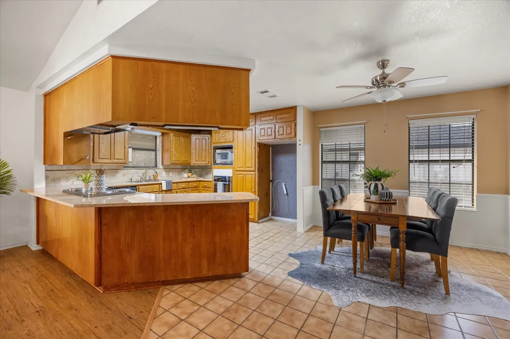 417 Sky Harbour Court Granbury, TX 76049