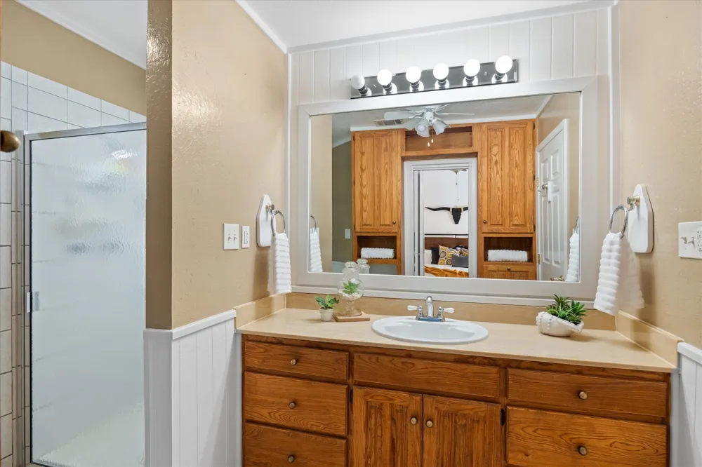 417 Sky Harbour Court Granbury, TX 76049