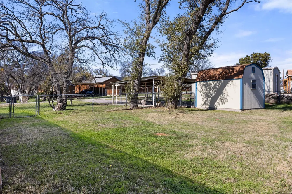 417 Sky Harbour Court Granbury, TX 76049