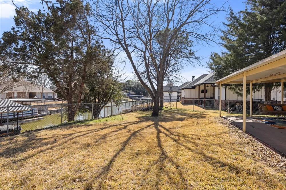 417 Sky Harbour Court Granbury, TX 76049