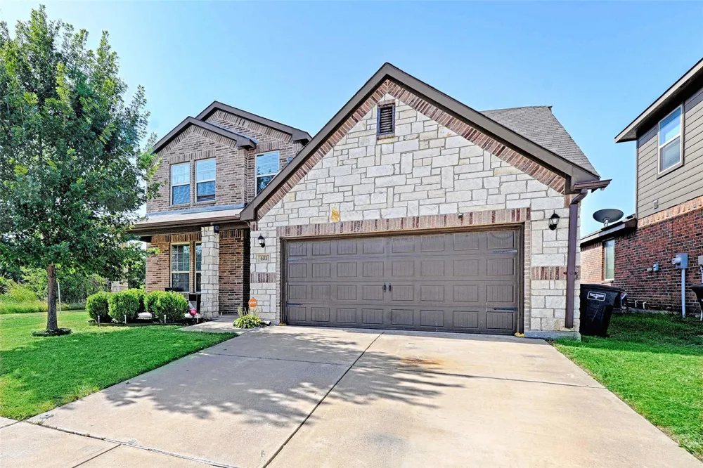 401 Sandhurst Drive Crowley, TX 76036