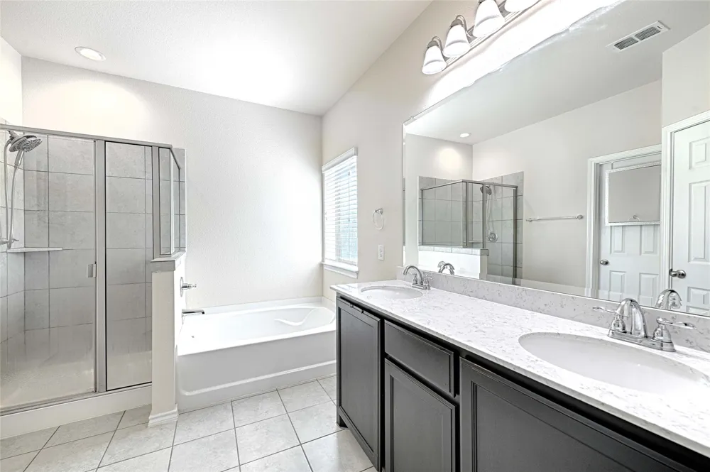 401 Sandhurst Drive Crowley, TX 76036