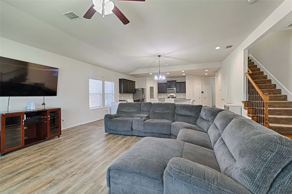 401 Sandhurst Drive Crowley, TX 76036