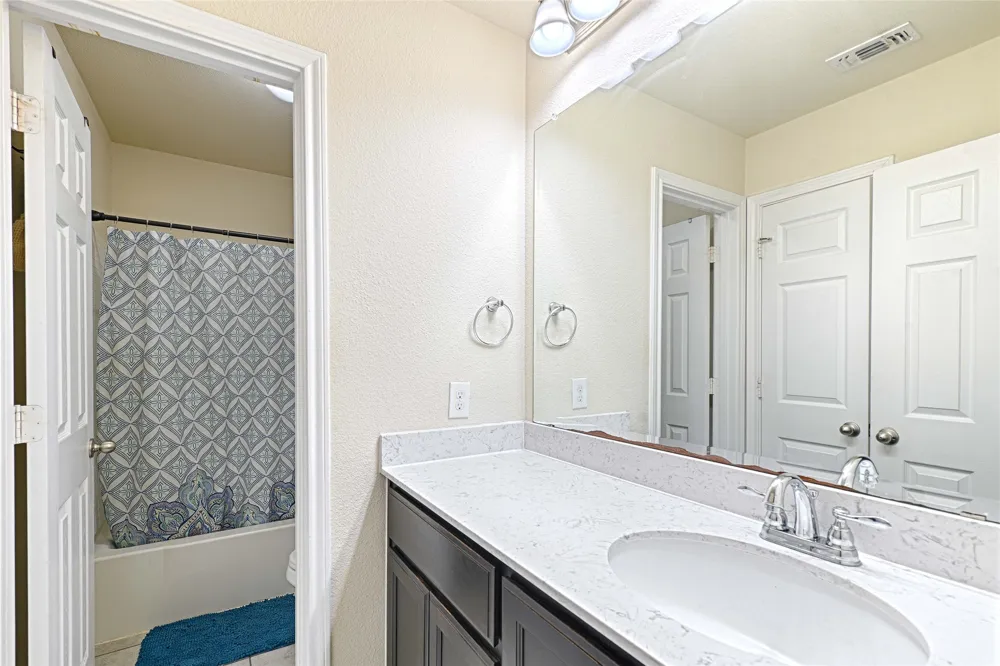 401 Sandhurst Drive Crowley, TX 76036