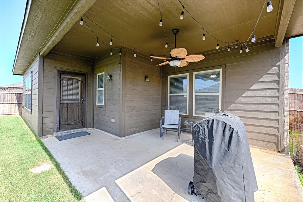 401 Sandhurst Drive Crowley, TX 76036