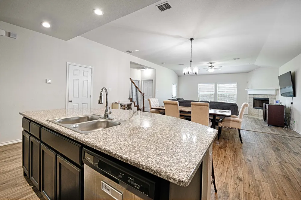 401 Sandhurst Drive Crowley, TX 76036