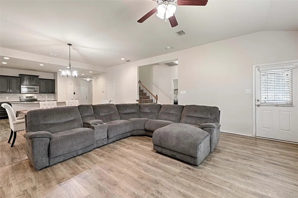 401 Sandhurst Drive Crowley, TX 76036