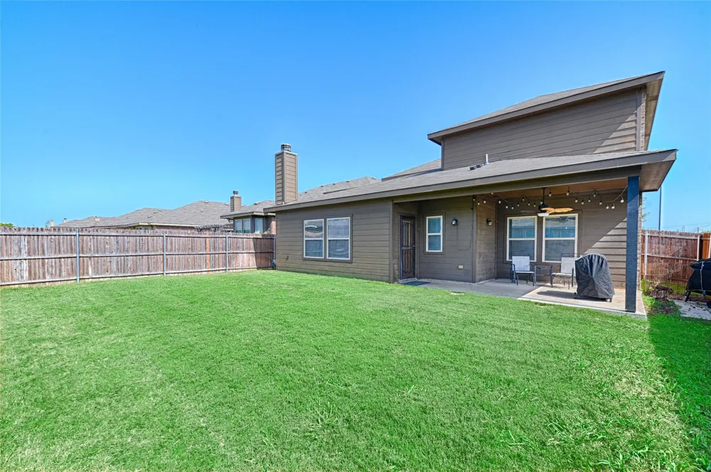 401 Sandhurst Drive Crowley, TX 76036