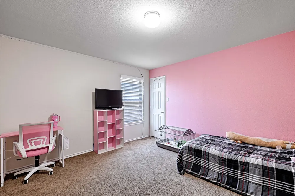 401 Sandhurst Drive Crowley, TX 76036