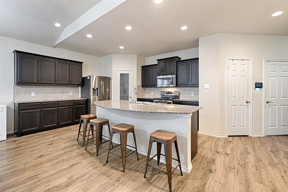 401 Sandhurst Drive Crowley, TX 76036