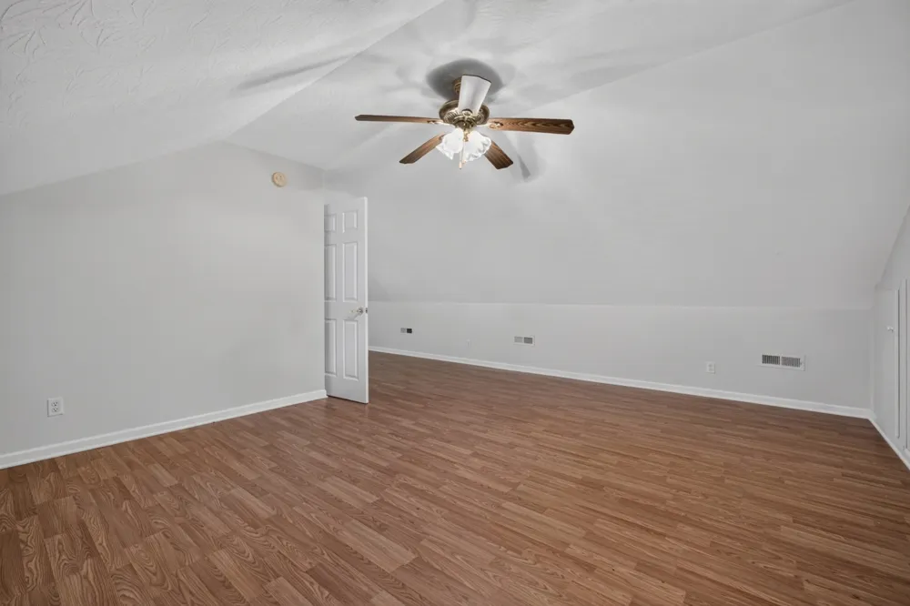 240 Hash Ln Rock Island, TN 38581