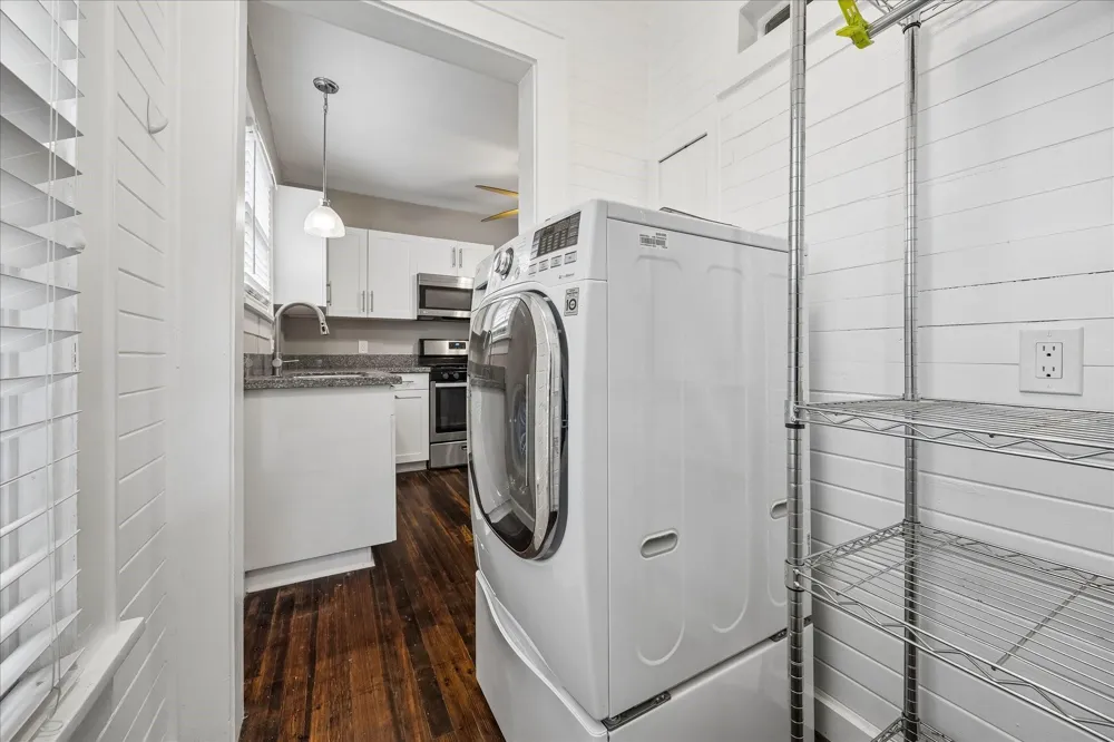 12 Greenwood Street #B Houston, TX 77011