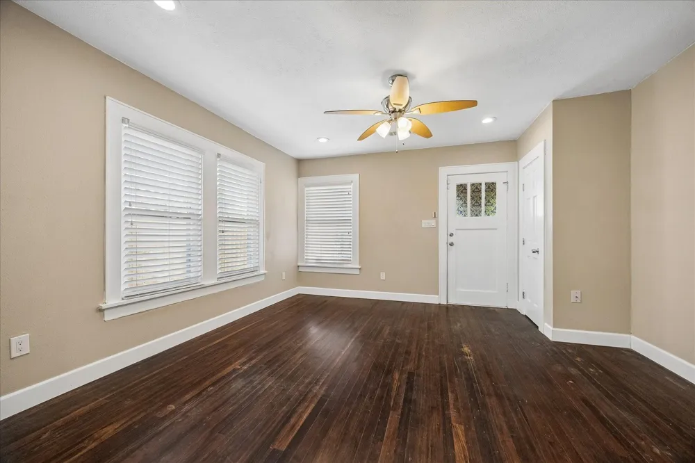 12 Greenwood Street #B Houston, TX 77011