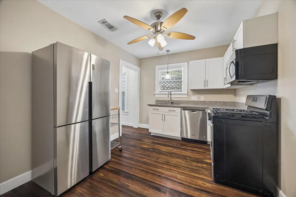12 Greenwood Street #B Houston, TX 77011