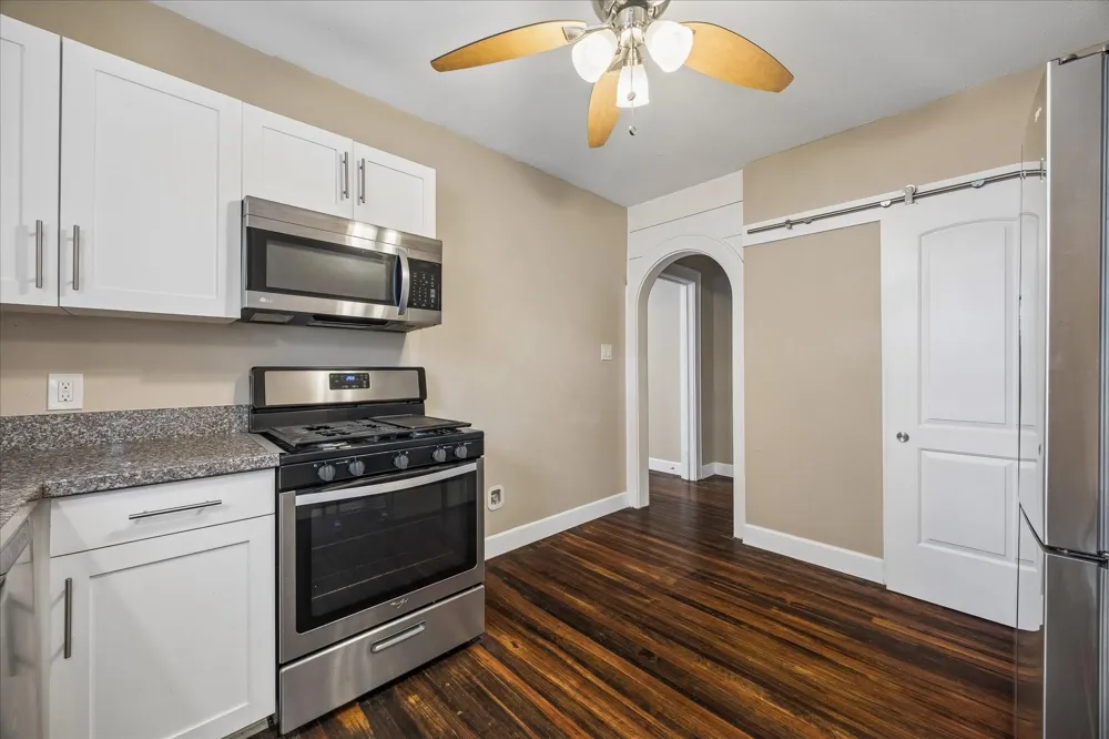 12 Greenwood Street #B Houston, TX 77011
