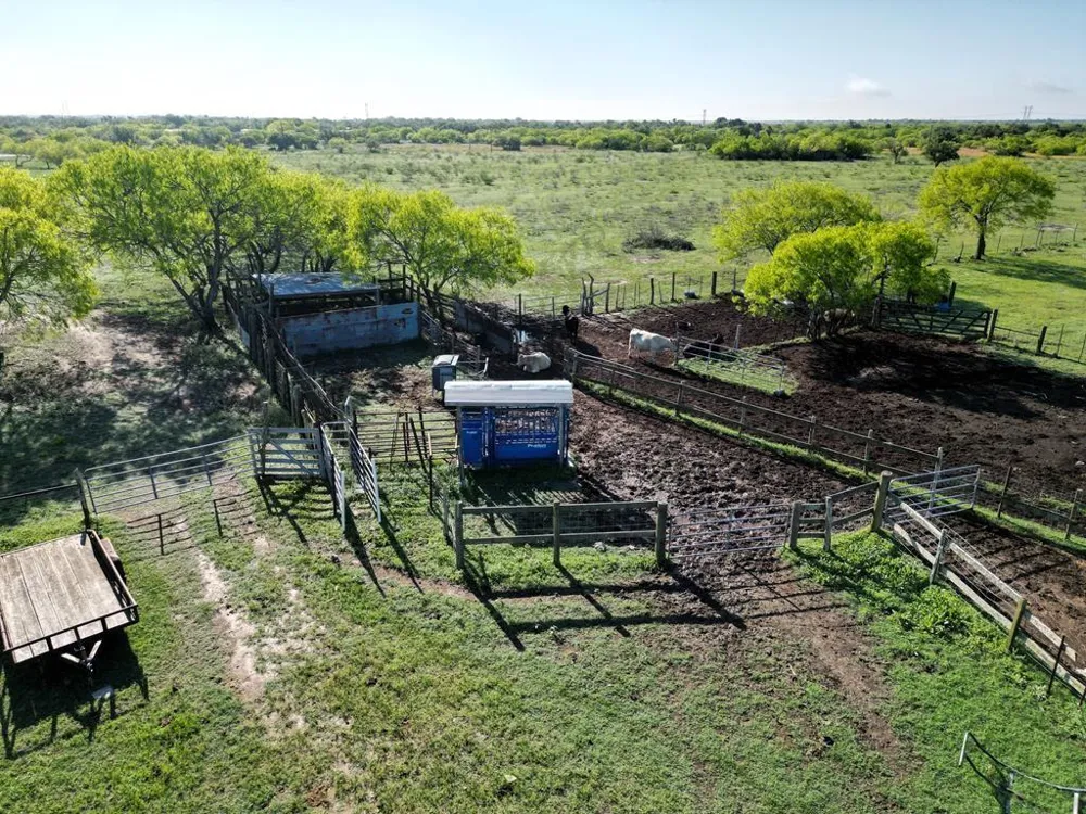 571 Fm 1360 Woodsboro, TX 78393
