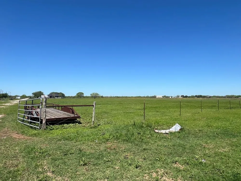 571 Fm 1360 Woodsboro, TX 78393