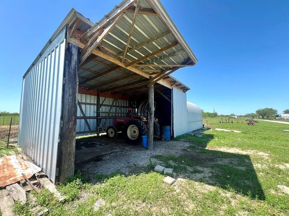 571 Fm 1360 Woodsboro, TX 78393
