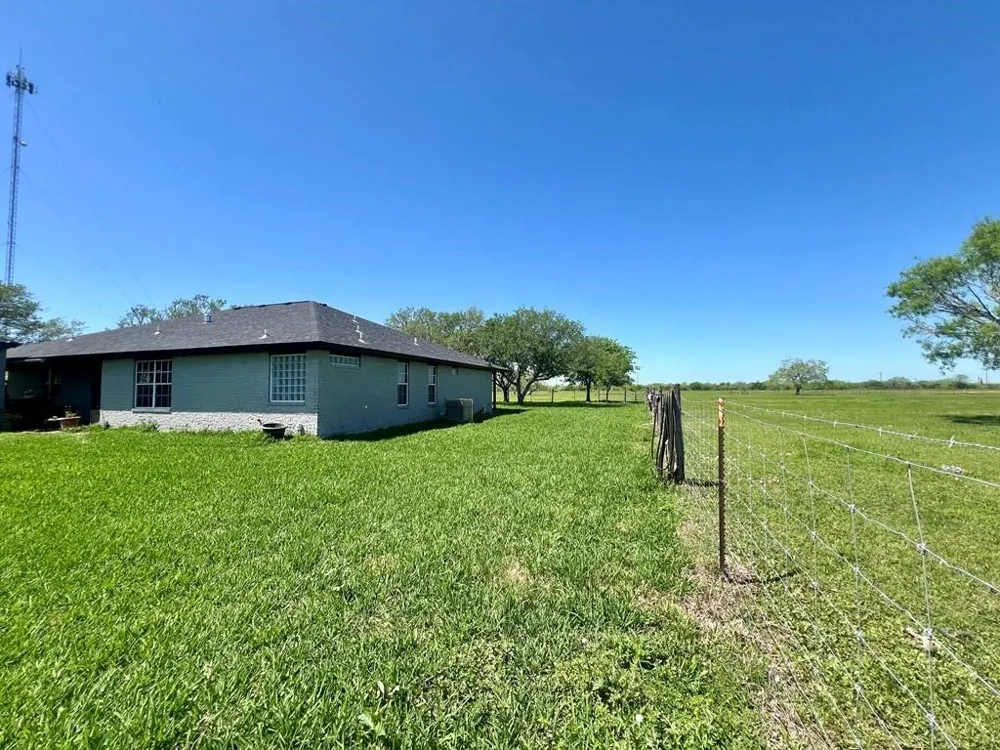 571 Fm 1360 Woodsboro, TX 78393