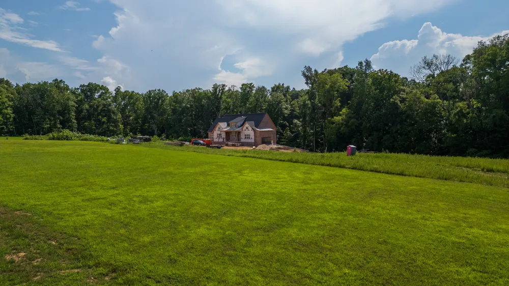 7037 Hall Rd Greenbrier, TN 37073