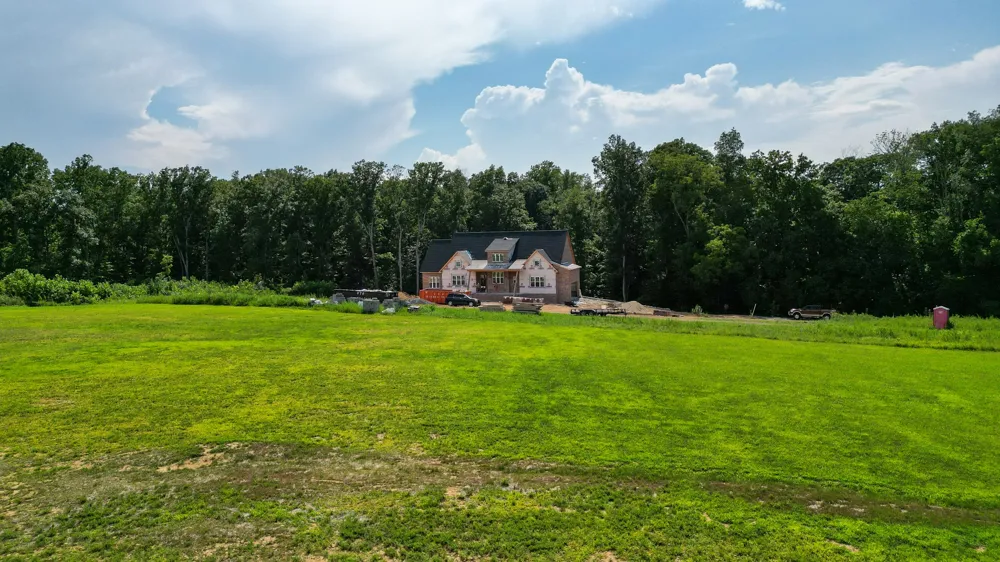 7037 Hall Rd Greenbrier, TN 37073