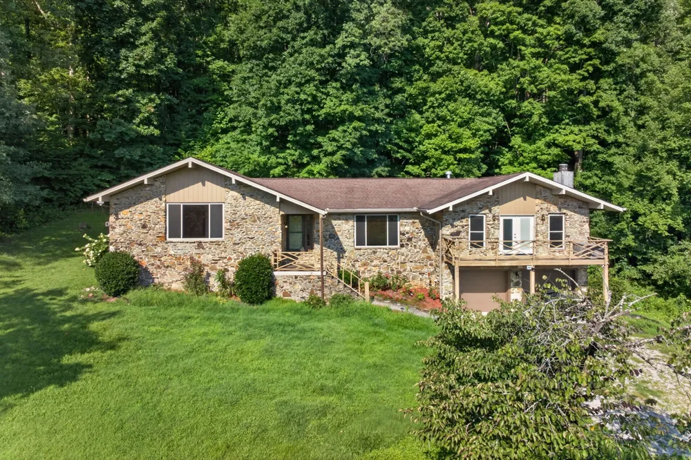 2410 Browns Mill Rd Cookeville, TN 38506