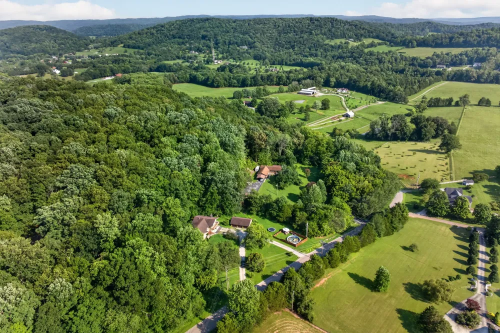 2410 Browns Mill Rd Cookeville, TN 38506