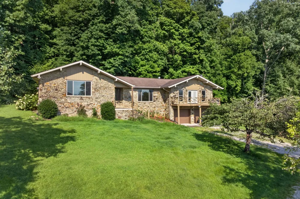 2410 Browns Mill Rd Cookeville, TN 38506