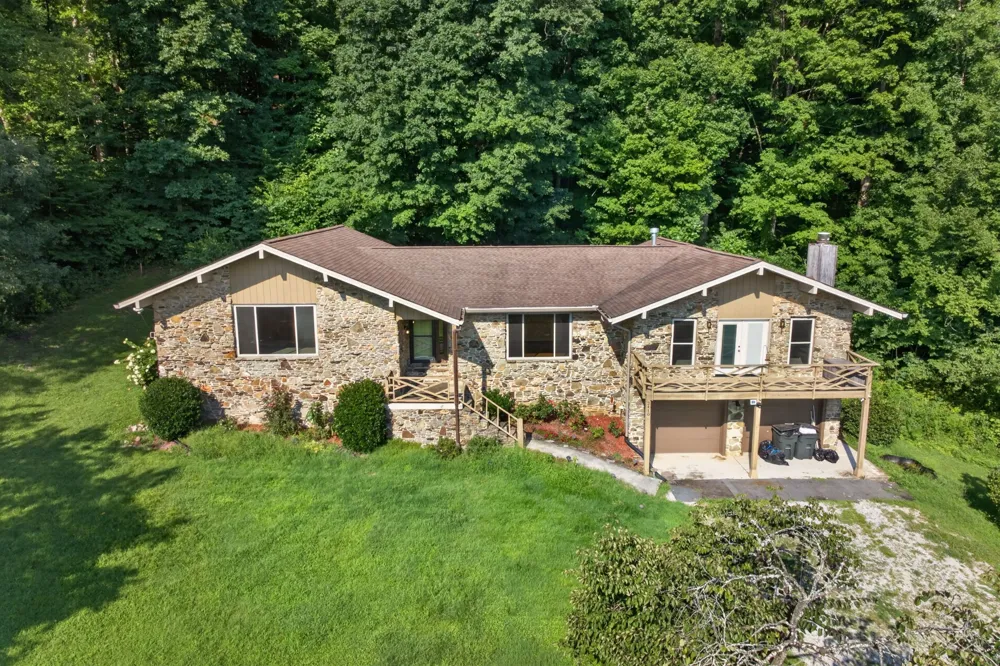 2410 Browns Mill Rd Cookeville, TN 38506