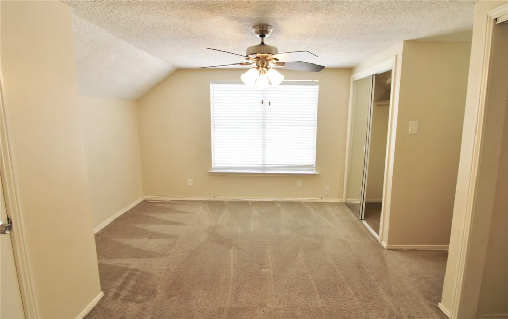 900 Valley Ridge Drive DeSoto, TX 75115