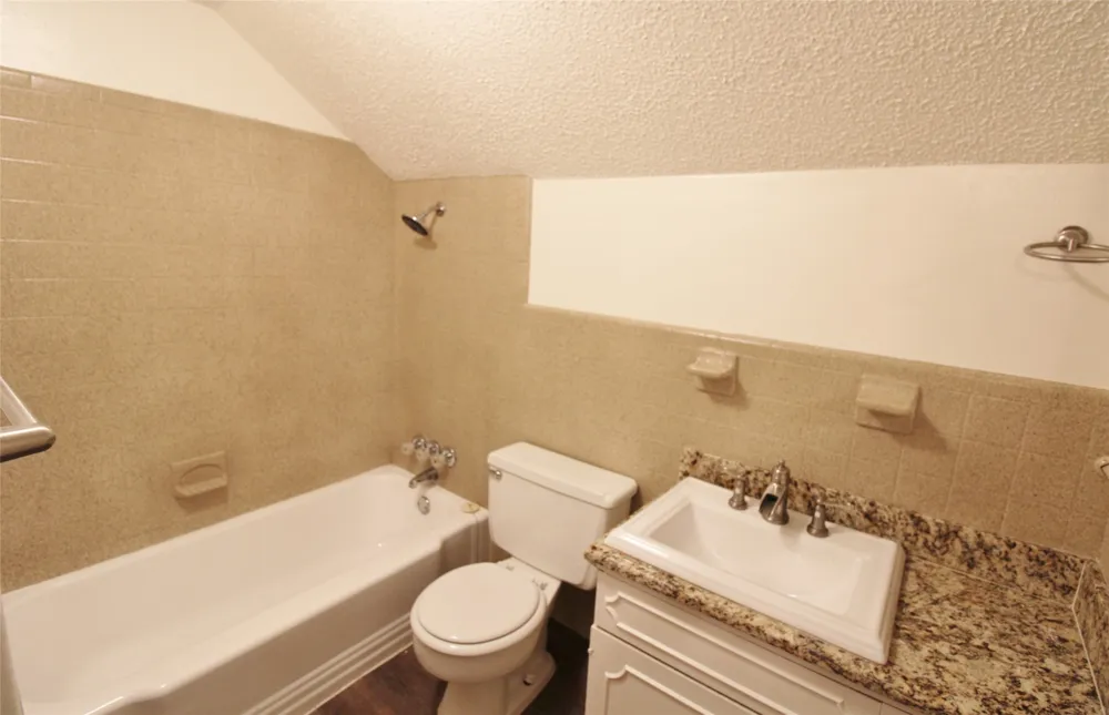 900 Valley Ridge Drive DeSoto, TX 75115