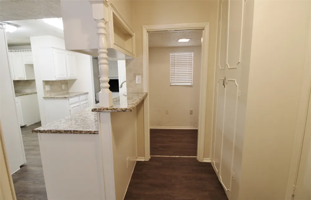 900 Valley Ridge Drive DeSoto, TX 75115