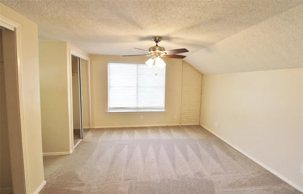 900 Valley Ridge Drive DeSoto, TX 75115